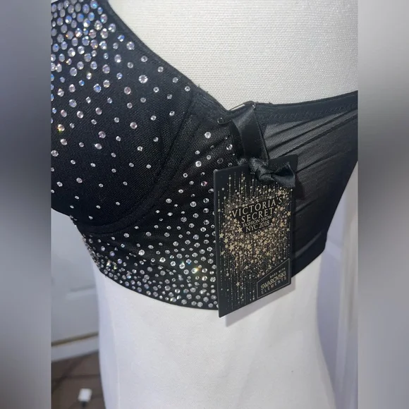 Victoria's Secret Black Fantasy Bra with Swarovski Crystals Limited Edition - Picture 6 of 7